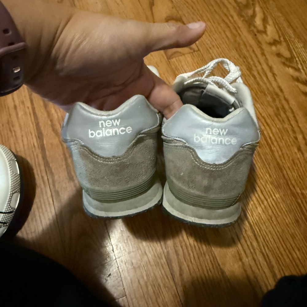 New Balance Kids Sneakers in Gray and White - Picture 7 of 11